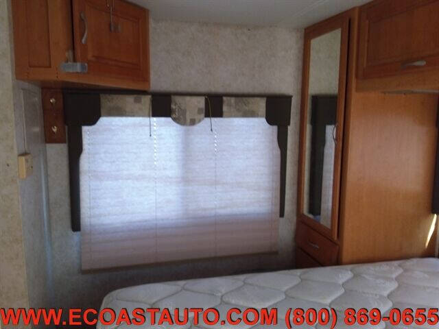 2004 Ford E-Series E-450 SD