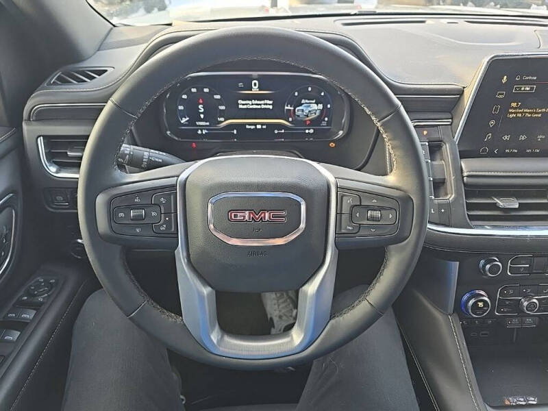 2024 GMC Yukon SLT