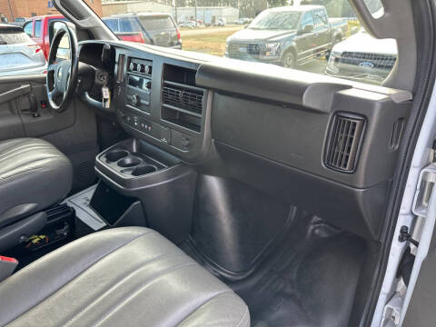 2022 Chevrolet Express 2500