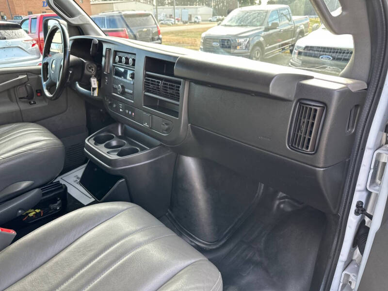 2022 Chevrolet Express 2500