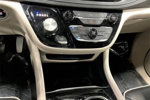 2023 Chrysler Pacifica Plug-In Hybrid Limited