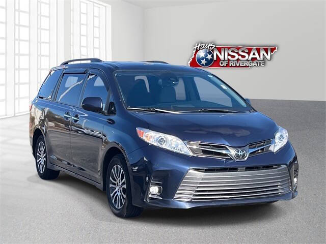 2020 Toyota Sienna XLE Premium 8-Passenger
