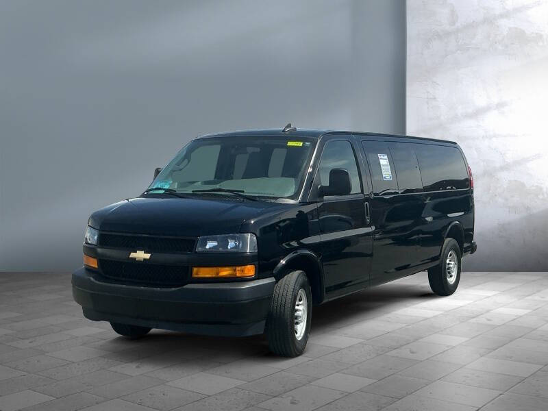 2025 Chevrolet Express LS 3500
