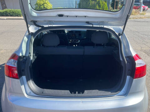 2012 Kia Rio 5-Door EX