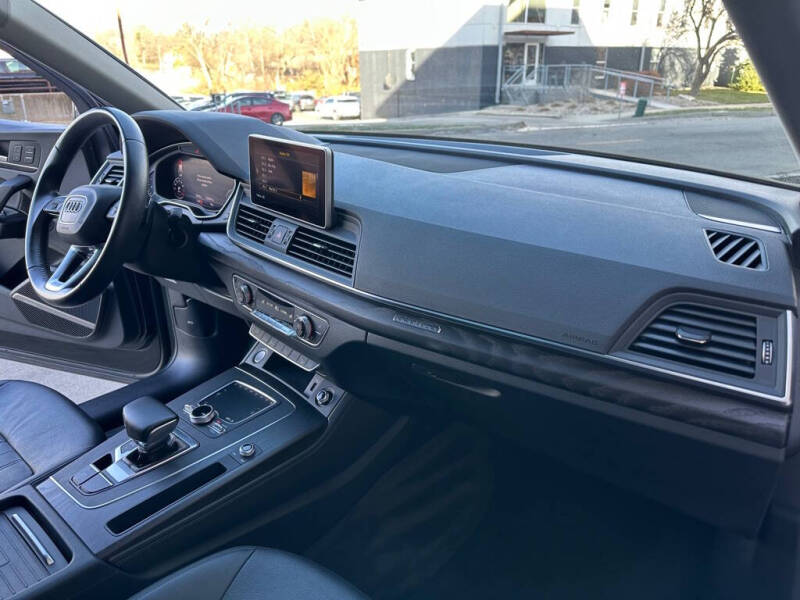 2020 Audi Q5 quattro Premium Plus 45 TFSI