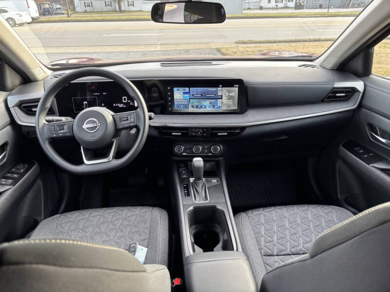 2025 Nissan Kicks SV