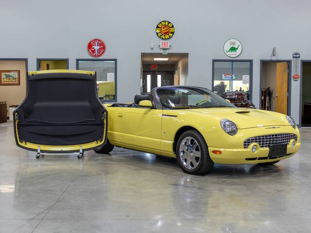 2002 Ford Thunderbird Deluxe