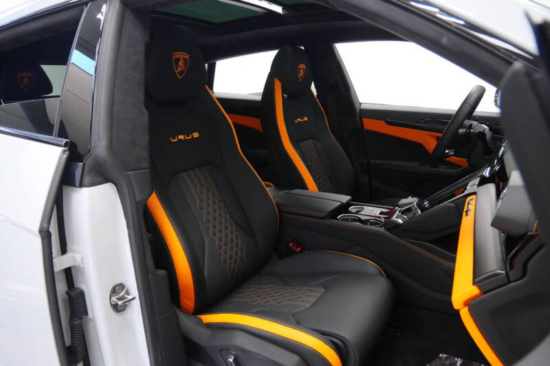 2023 Lamborghini Urus S