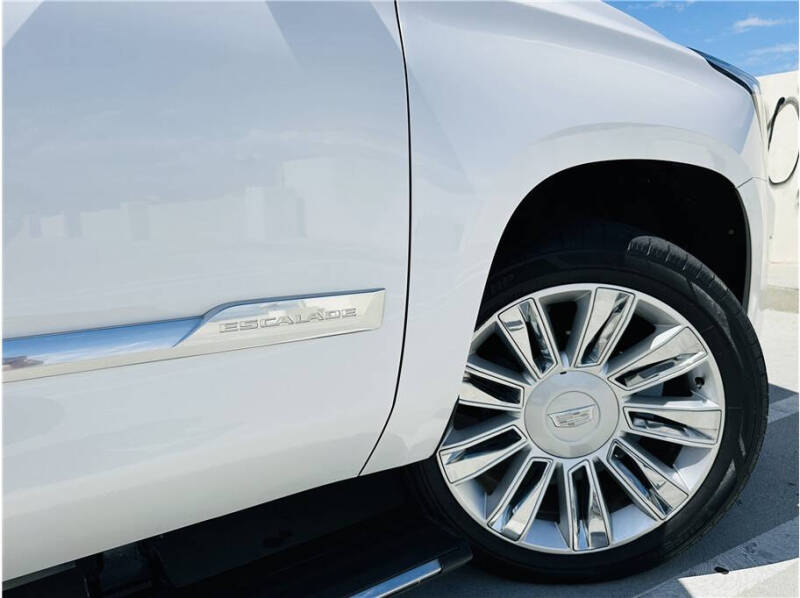2016 Cadillac Escalade Platinum