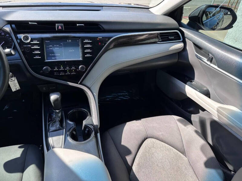 2018 Toyota Camry LE