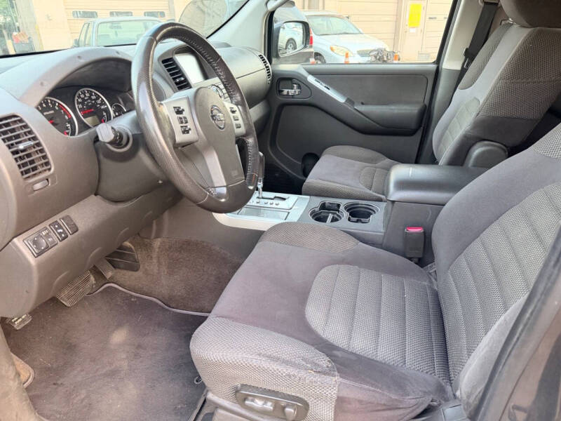 2012 Nissan Pathfinder SV