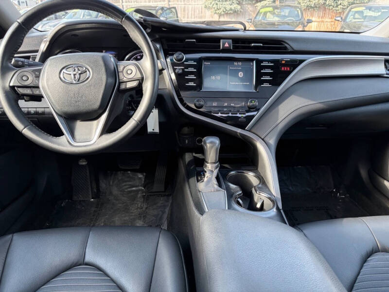 2018 Toyota Camry SE
