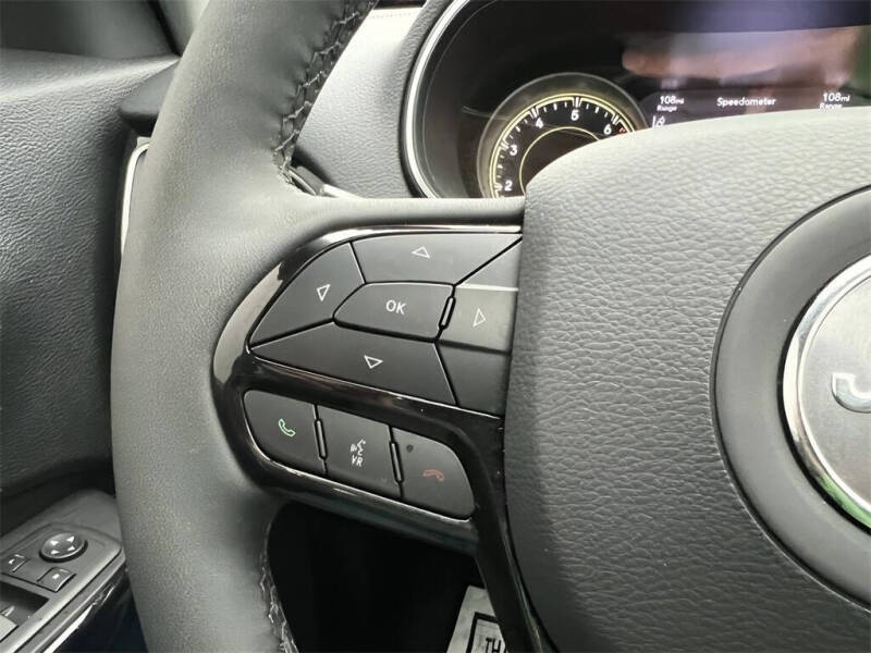 2023 Jeep Cherokee Altitude Lux