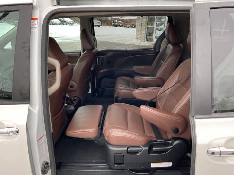 2017 Toyota Sienna Limited Premium 7-Passenger