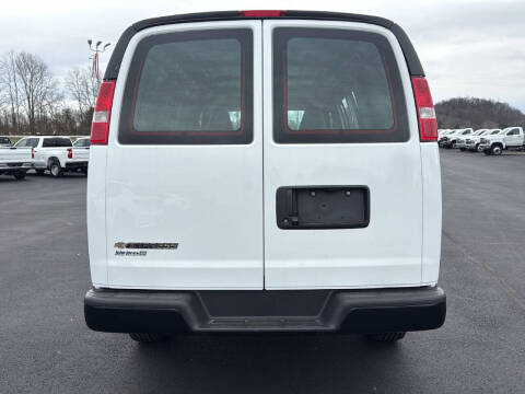 2024 Chevrolet Express 2500