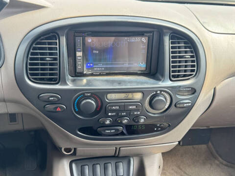 2005 Toyota Sequoia SR5