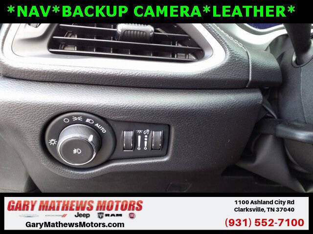 2024 Chrysler Pacifica Plug-In Hybrid Select