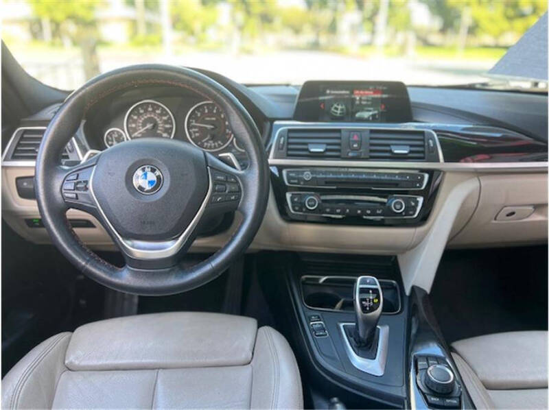 2018 BMW 3 Series 330i
