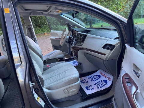 2012 Toyota Sienna XLE 7-Passenger