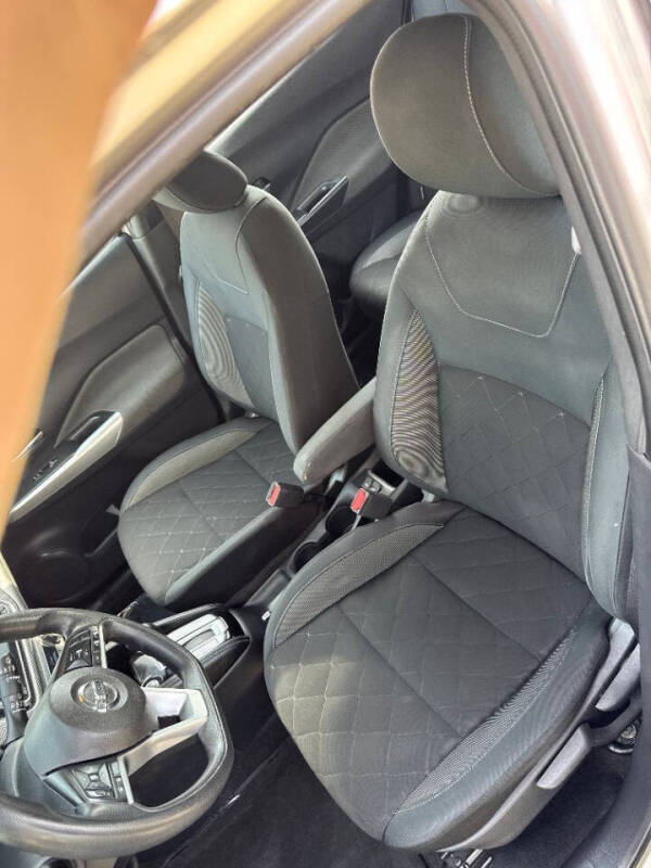 2020 Nissan Kicks SV