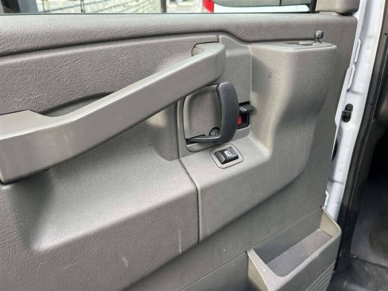 2023 GMC Savana 2500