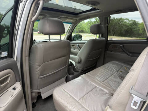 2004 Toyota Sequoia SR5