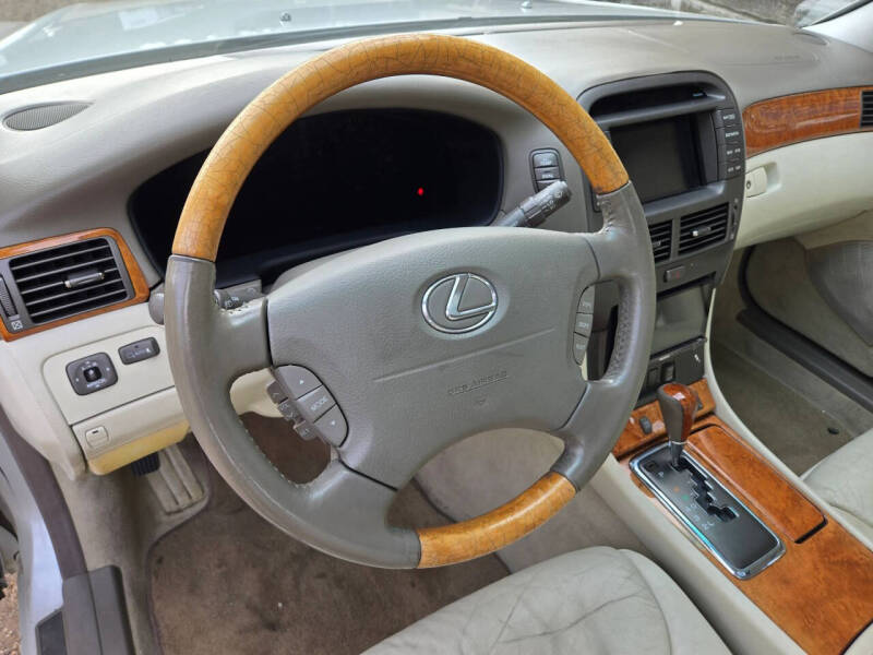 2001 Lexus LS 430
