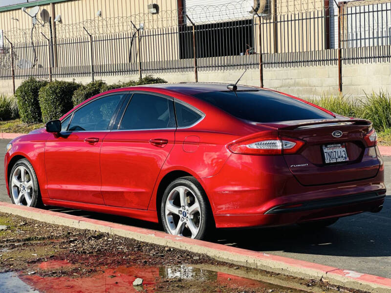 2016 Ford Fusion SE