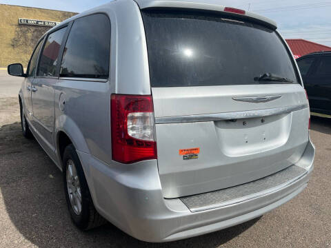 2012 Chrysler Town and Country Touring