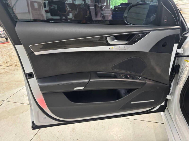 2013 Audi S8 4.0T quattro