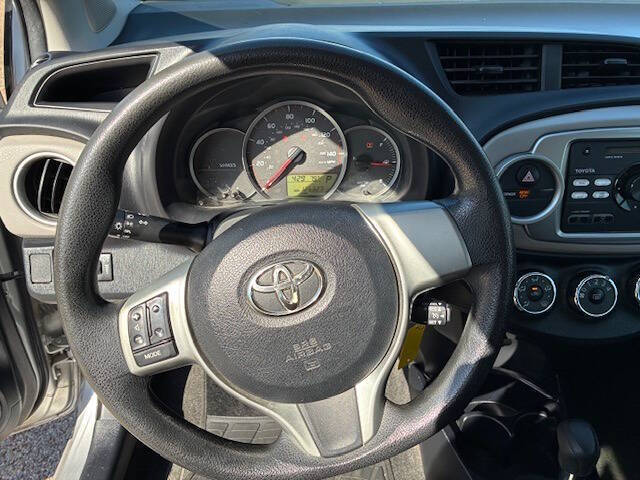 2014 Toyota Yaris 5-Door LE