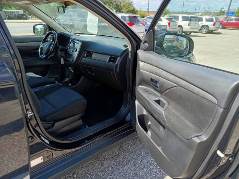 2016 Mitsubishi Outlander ES