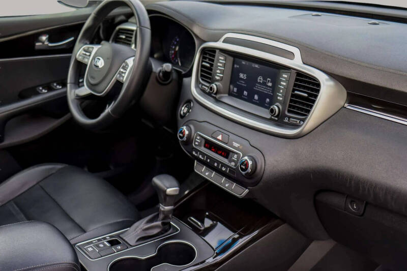 2020 Kia Sorento EX V6