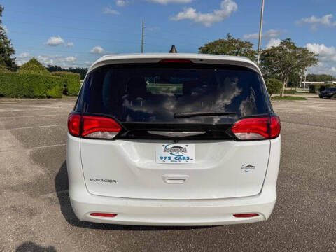 2023 Chrysler Voyager LX