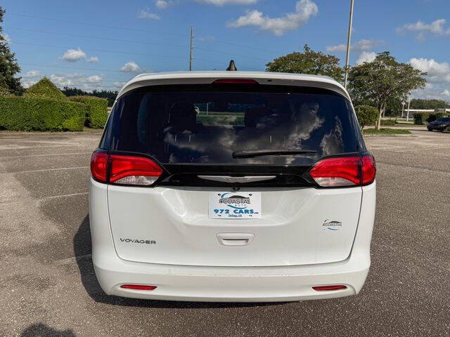 2023 Chrysler Voyager LX