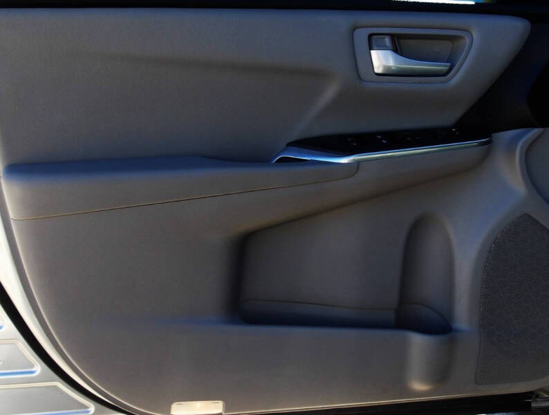 2017 Toyota Camry LE