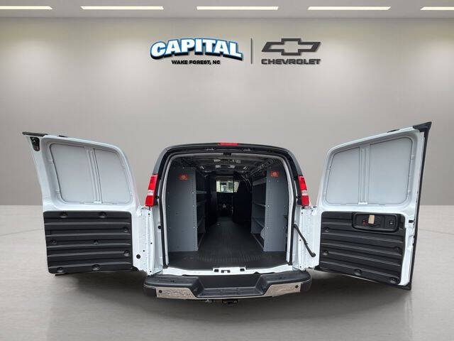2025 Chevrolet Express 2500