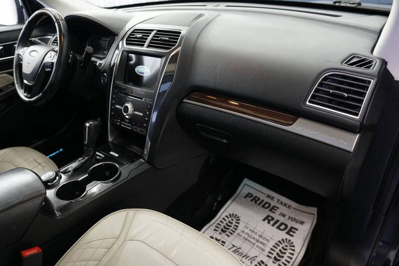 2017 Ford Explorer Platinum