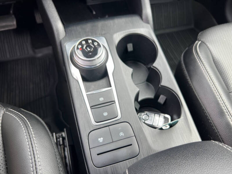 2022 Ford Escape SEL