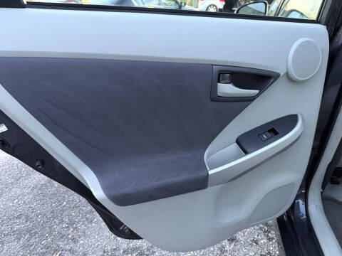 2010 Toyota Prius III