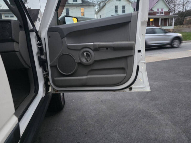 2007 Jeep Commander Sport