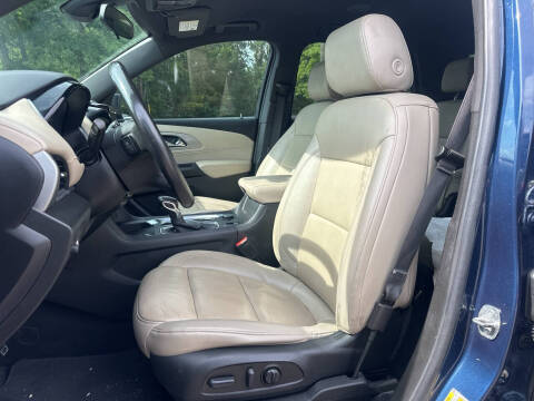 2022 Chevrolet Traverse LT Leather