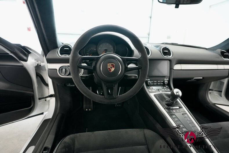 2021 Porsche 718 Cayman GT4
