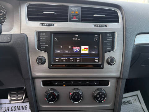 2017 Volkswagen Golf SportWagen TSI SE