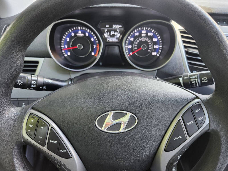 2014 Hyundai Elantra SE
