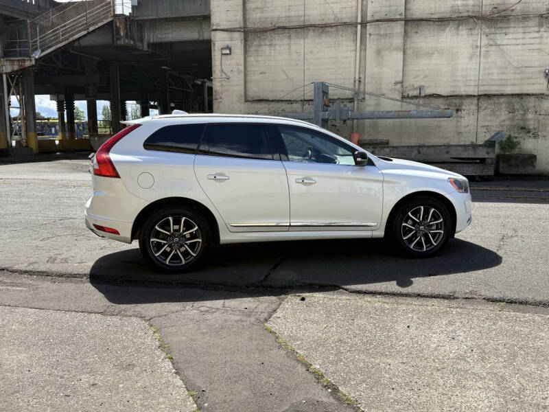 2017 Volvo XC60 T6 Dynamic