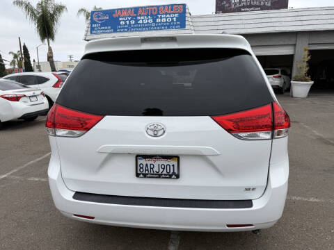 2014 Toyota Sienna XLE 8-Passenger
