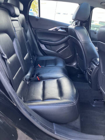 2018 Infiniti QX30 Premium