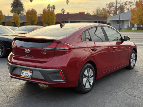 2020 Hyundai Ioniq Hybrid Blue
