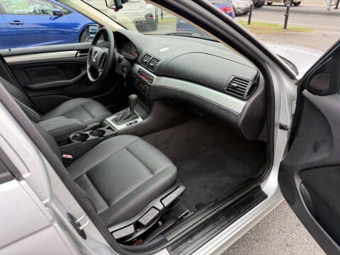 2004 BMW 3 Series 325i